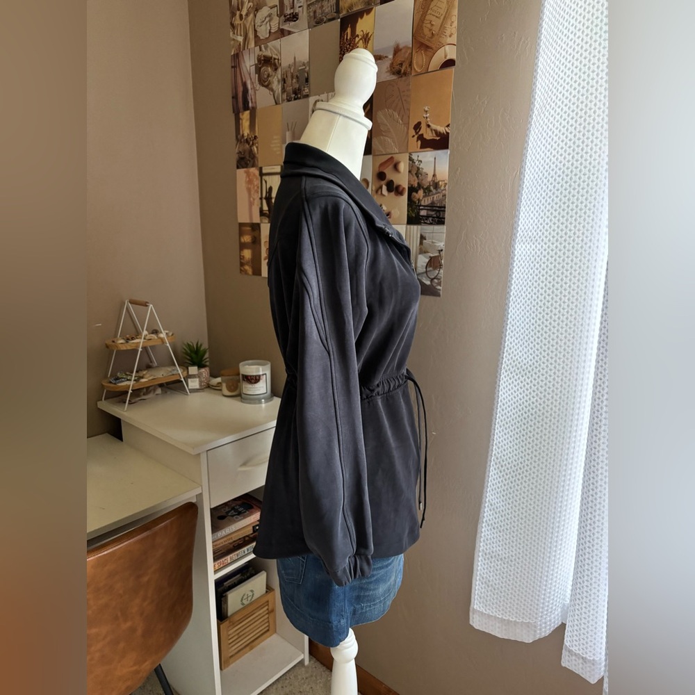 Lululemon Softstreme cinched waist jacket size 2 - Picture 6 of 9